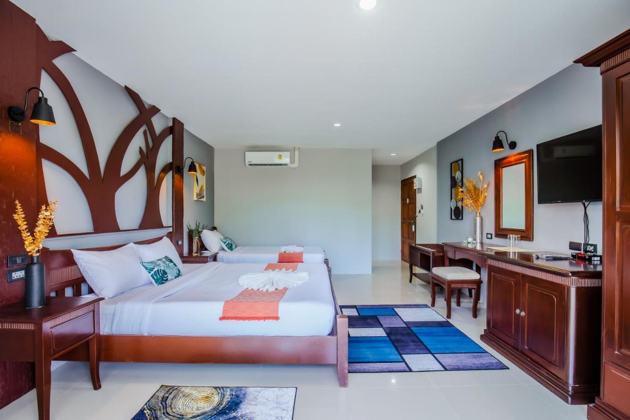 Time Out Hotel Patong Exterior foto